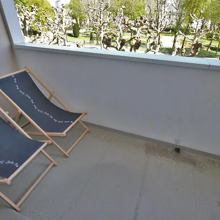 Centre-ville : Plages Et Commerces A Pied, Balcon, Parking Gratuit - Fr-1-550-7 Appartement Royan